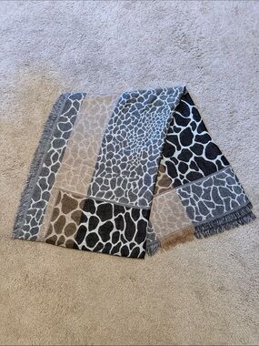 Women’s Animal Print Giraffe Pattern Pashmina Shawl Scarf Wrap w/Fringe Edging